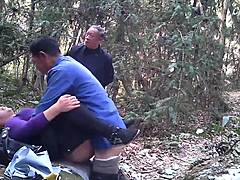 ХД видео скривене камере кинеског тате