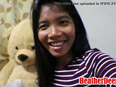 Heather Deep, en gravid thailandsk teenager, giver et lidenskabeligt blowjob og sluger sæden
