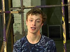 HDSm ビデオで従順な青少年とゲイの支配と粗暴なセックス
