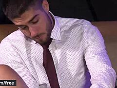 Diego Sans, een atletische bink, neemt de strakke kont van Vadim Blacks in een Couch Sex-video