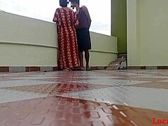Amatør indisk par utforsker sine seksuelle lyster i en video