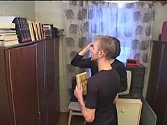 Rus anne ve genç oğlanın yer aldığı yeni eşcinsel porno
