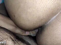 Une milf pakistanaise se fait baiser par son demi-frère dans une vidéo hardcore