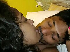 Schattige Bhabhi hard geneukt in anale seks