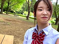 ילדה יפנית בת 18 מקבלת זיון קשה ומתחננת לעוד