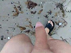 Verejná nahota na pláži