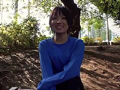 Slank studerende Suzu Monami i en varm creampie-oplevelse