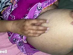 Hårig mogen indisk hemmafru med stora bröst och rumpa blir hårt knullad